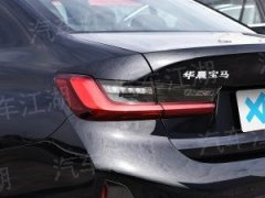 不同品牌和型号的二手车